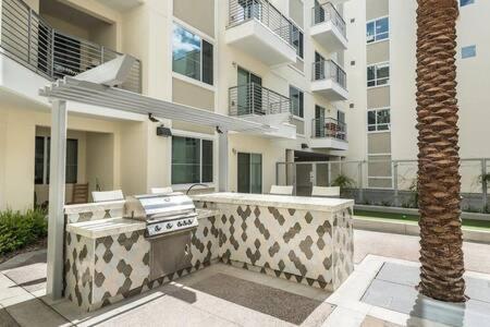 Paradise Cozysuites With Pool And Jacuzzi 11 ฟีนิกซ์ ภายนอก รูปภาพ